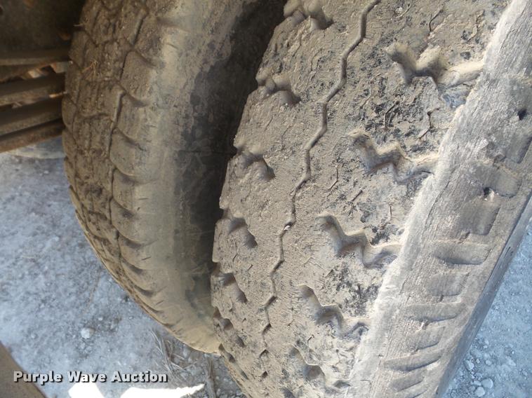 image for item DA8066 1991 GMC C7000 TopKick flatbed truck