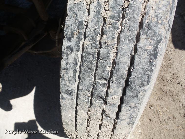 image for item DA8066 1991 GMC C7000 TopKick flatbed truck