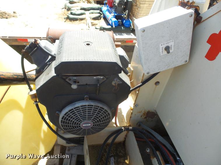 image for item DA8067 Finn square bale shredder/blower