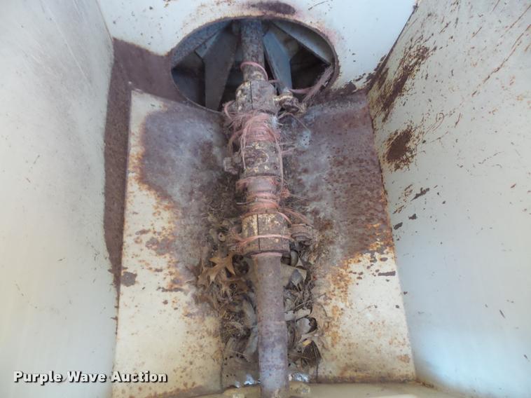 image for item DA8067 Finn square bale shredder/blower