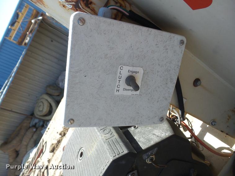 image for item DA8067 Finn square bale shredder/blower