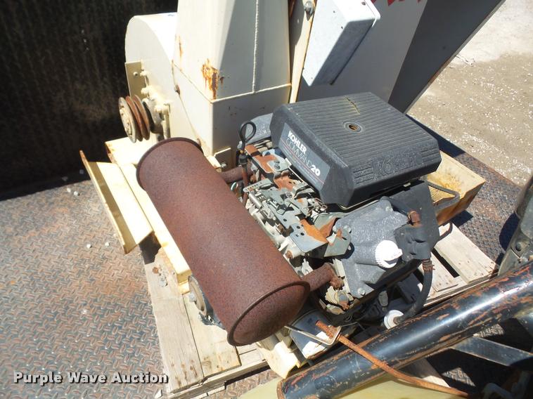 image for item DA8067 Finn square bale shredder/blower