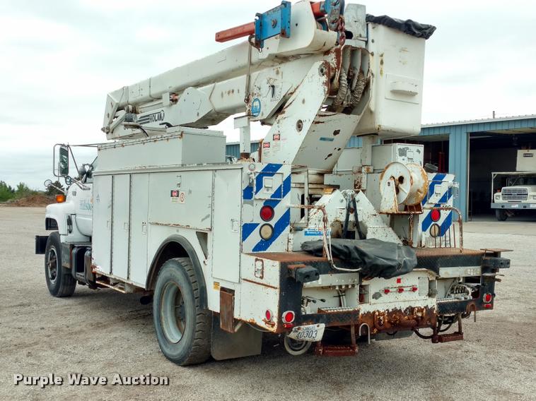 image for item DB0962 1991 GMC TopKick bucket truck