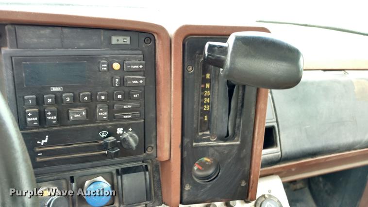 image for item DB0962 1991 GMC TopKick bucket truck