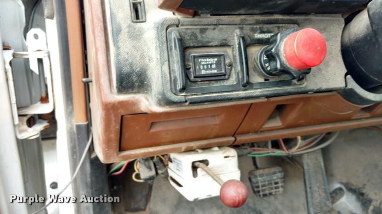 image for item DB0962 1991 GMC TopKick bucket truck