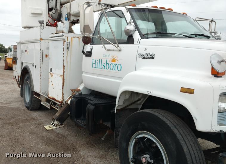 image for item DB0962 1991 GMC TopKick bucket truck