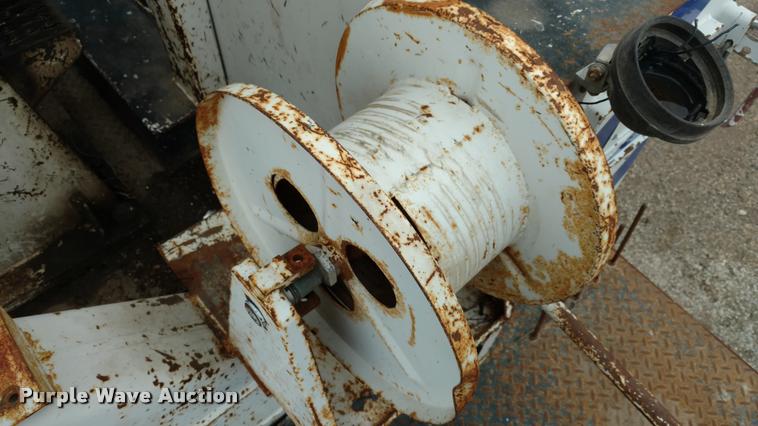 image for item DB0962 1991 GMC TopKick bucket truck