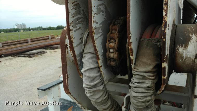 image for item DB0962 1991 GMC TopKick bucket truck