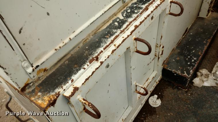 image for item DB0962 1991 GMC TopKick bucket truck