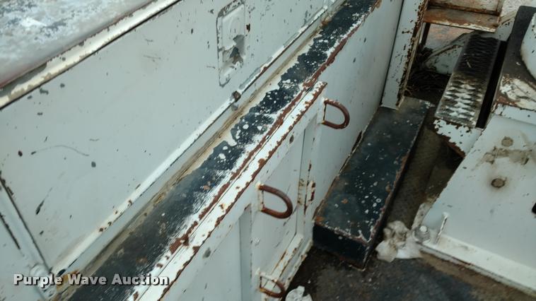 image for item DB0962 1991 GMC TopKick bucket truck