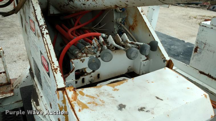 image for item DB0962 1991 GMC TopKick bucket truck