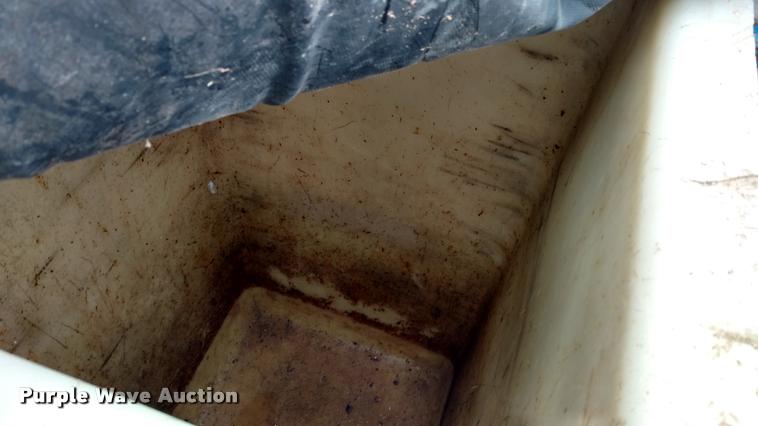 image for item DB0962 1991 GMC TopKick bucket truck