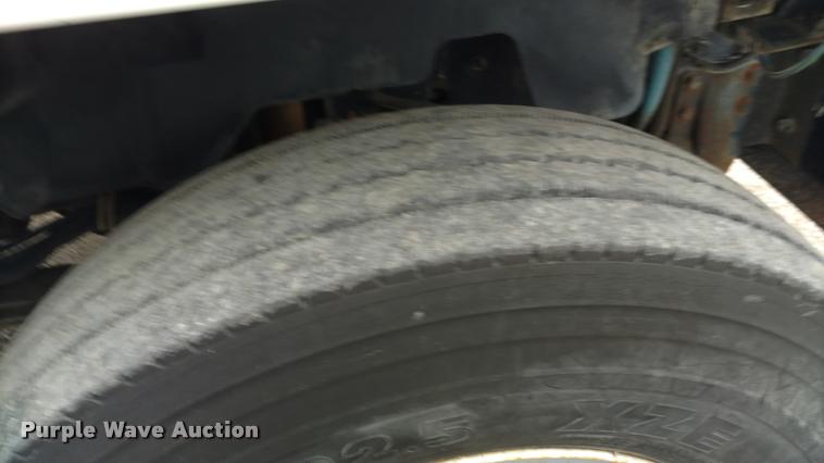 image for item DB0962 1991 GMC TopKick bucket truck