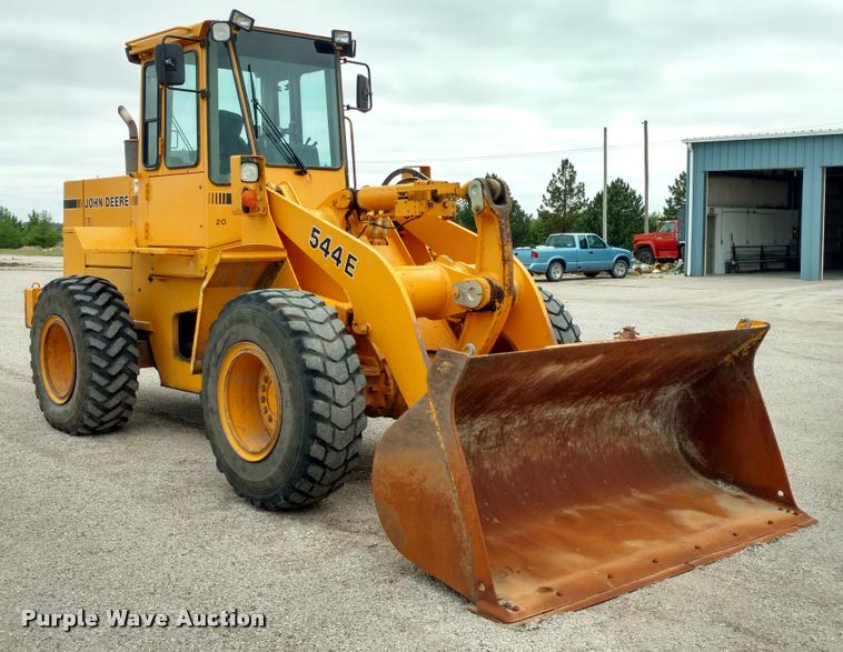 image for item DB0963 1989 John Deere 544E wheel loader