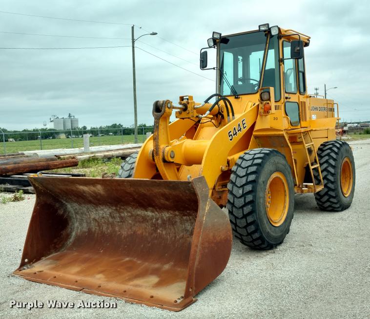 image for item DB0963 1989 John Deere 544E wheel loader