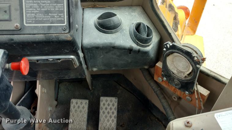 image for item DB0963 1989 John Deere 544E wheel loader