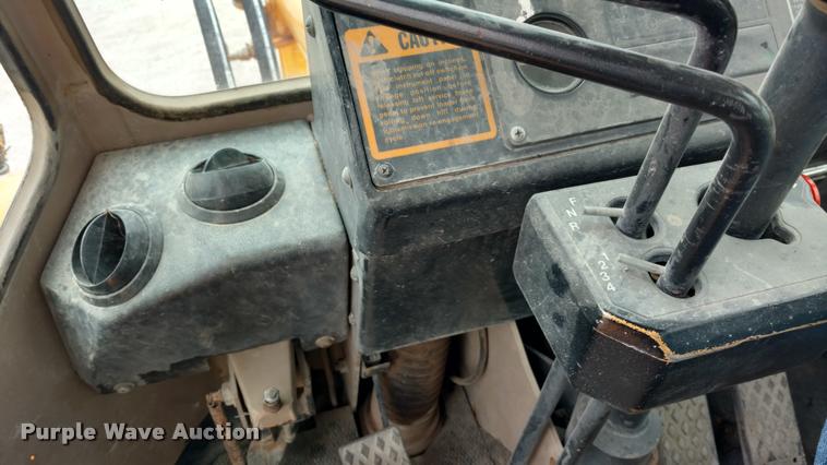 image for item DB0963 1989 John Deere 544E wheel loader