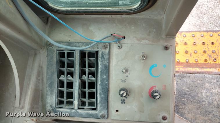 image for item DB0963 1989 John Deere 544E wheel loader