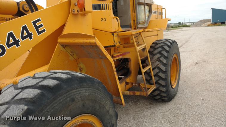 image for item DB0963 1989 John Deere 544E wheel loader