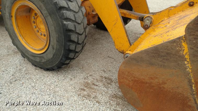 image for item DB0963 1989 John Deere 544E wheel loader