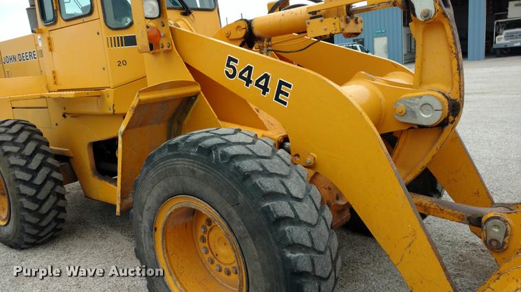 image for item DB0963 1989 John Deere 544E wheel loader