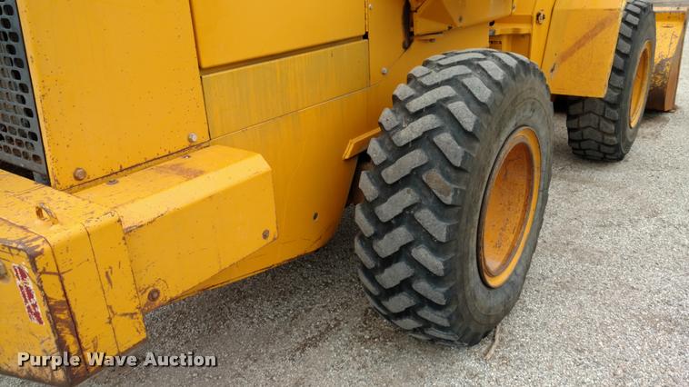 image for item DB0963 1989 John Deere 544E wheel loader