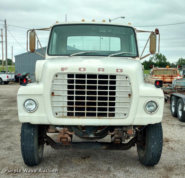 image for item DB0964 1979 Ford 800 truck cab and chassis