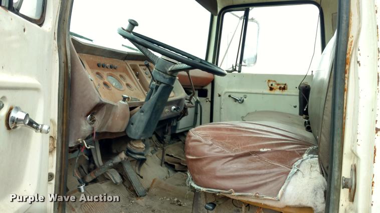 image for item DB0964 1979 Ford 800 truck cab and chassis