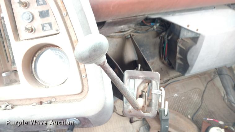 image for item DB0964 1979 Ford 800 truck cab and chassis