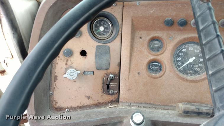 image for item DB0964 1979 Ford 800 truck cab and chassis