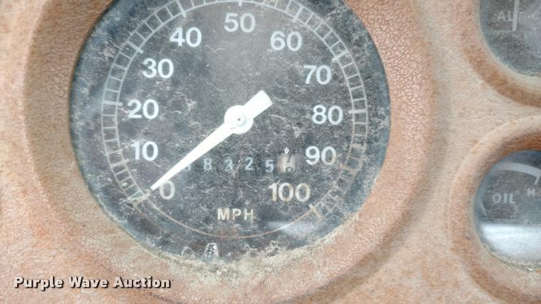 image for item DB0964 1979 Ford 800 truck cab and chassis