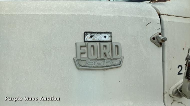 image for item DB0964 1979 Ford 800 truck cab and chassis