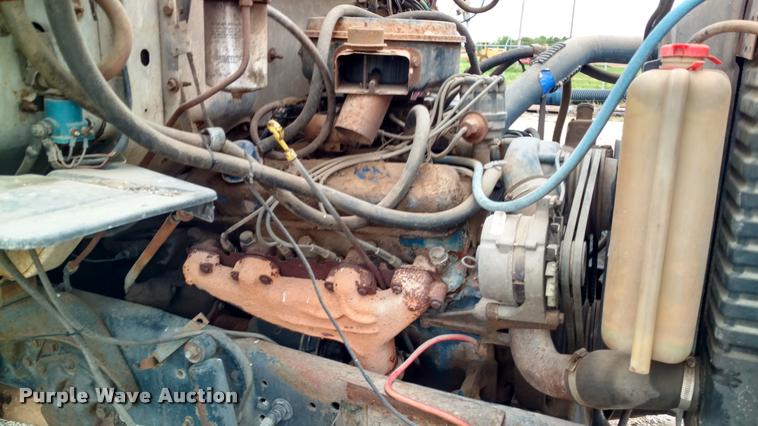 image for item DB0964 1979 Ford 800 truck cab and chassis