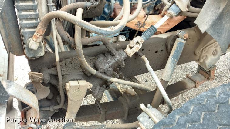 image for item DB0964 1979 Ford 800 truck cab and chassis