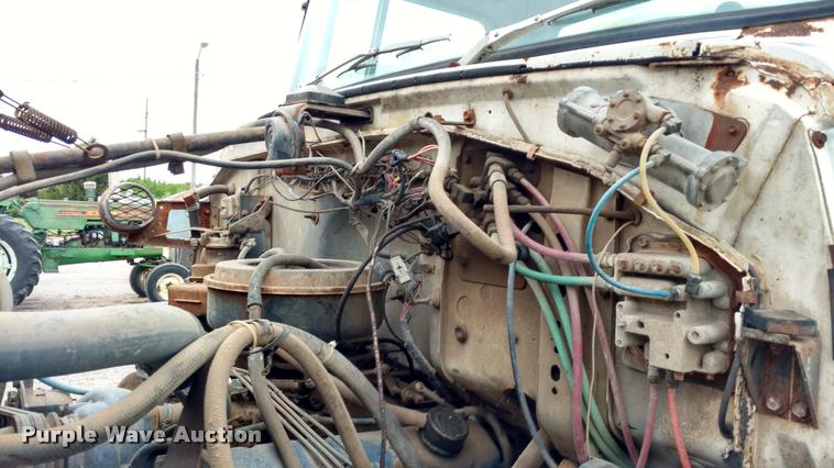 image for item DB0964 1979 Ford 800 truck cab and chassis