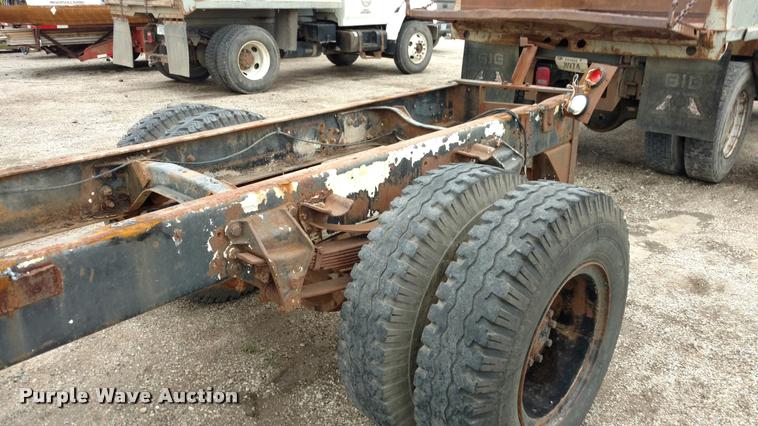 image for item DB0964 1979 Ford 800 truck cab and chassis