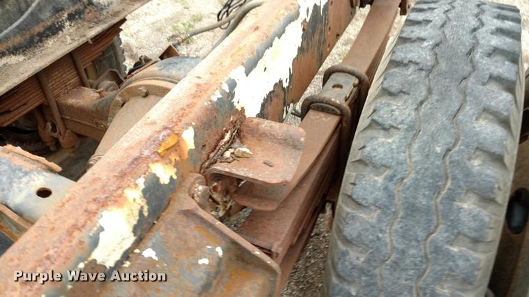 image for item DB0964 1979 Ford 800 truck cab and chassis