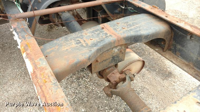 image for item DB0964 1979 Ford 800 truck cab and chassis