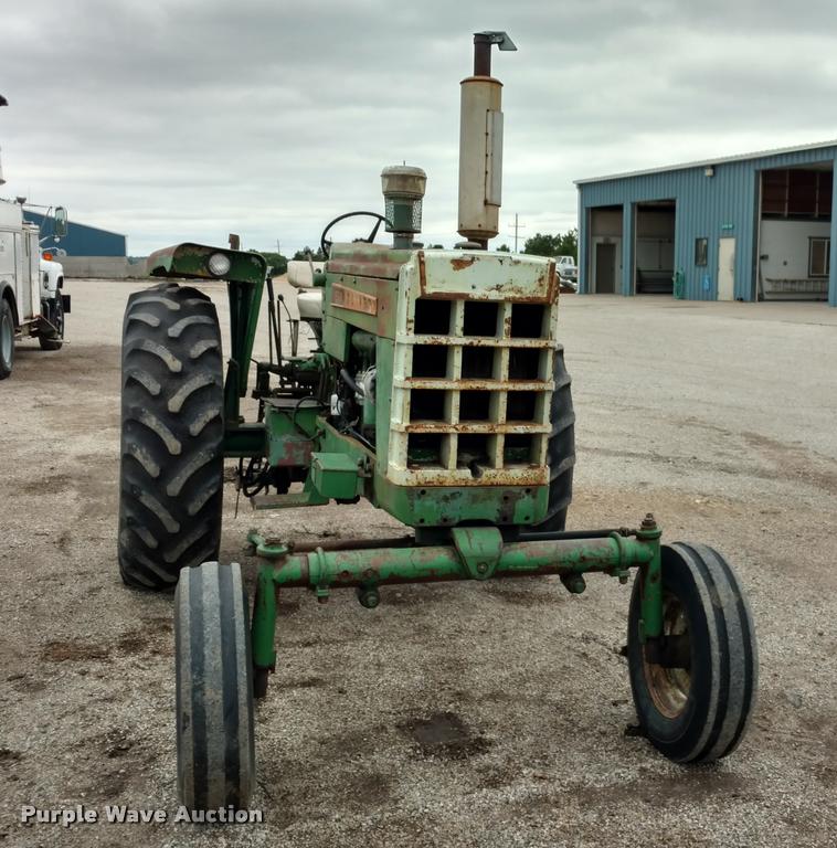 image for item DB0966 Oliver 1650 tractor