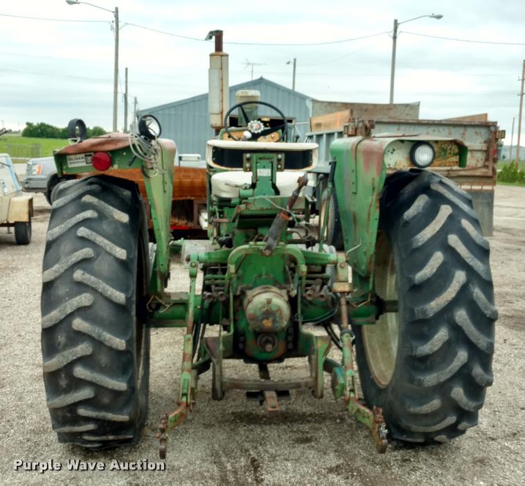 image for item DB0966 Oliver 1650 tractor