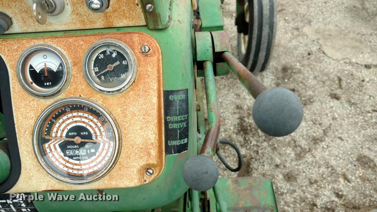 image for item DB0966 Oliver 1650 tractor