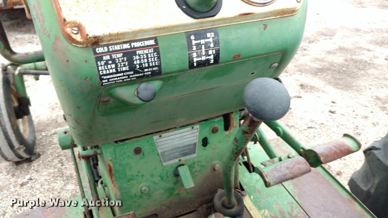 image for item DB0966 Oliver 1650 tractor