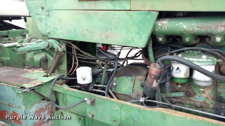 image for item DB0966 Oliver 1650 tractor