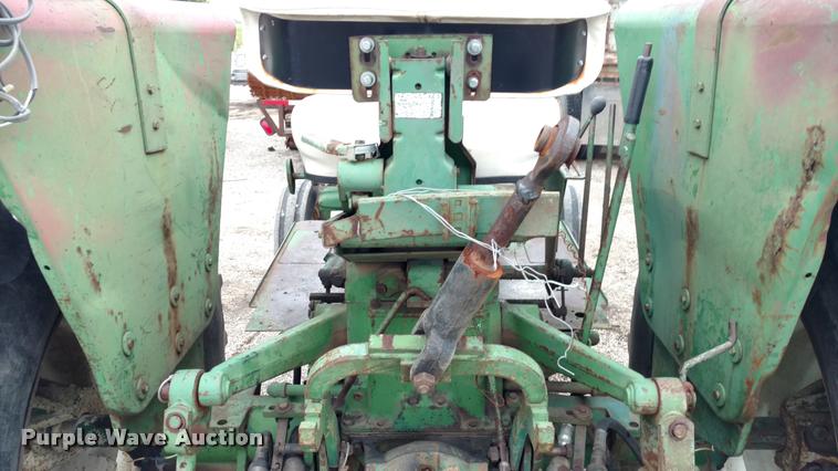 image for item DB0966 Oliver 1650 tractor