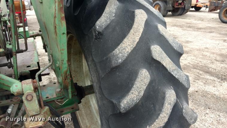 image for item DB0966 Oliver 1650 tractor