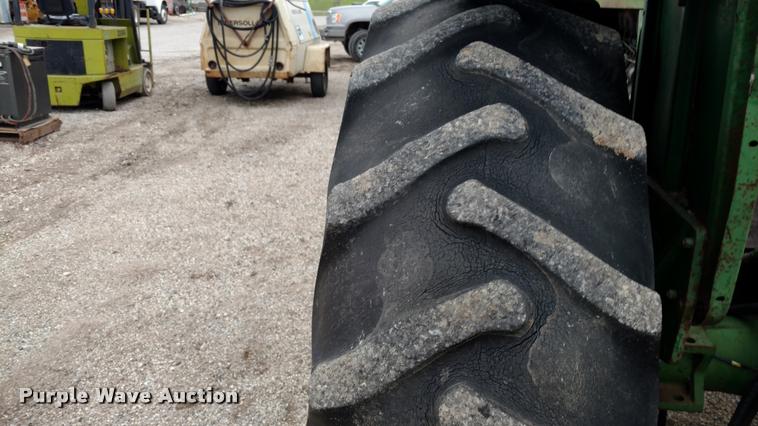 image for item DB0966 Oliver 1650 tractor