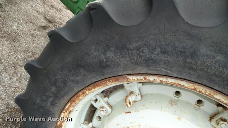 image for item DB0966 Oliver 1650 tractor