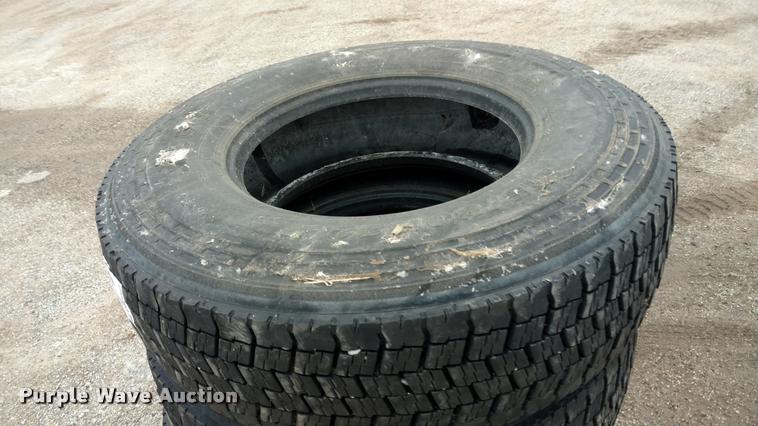 image for item DB0967 (4) Michelin 315/80R22.5 tires