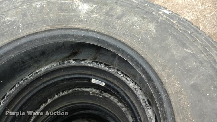 image for item DB0967 (4) Michelin 315/80R22.5 tires