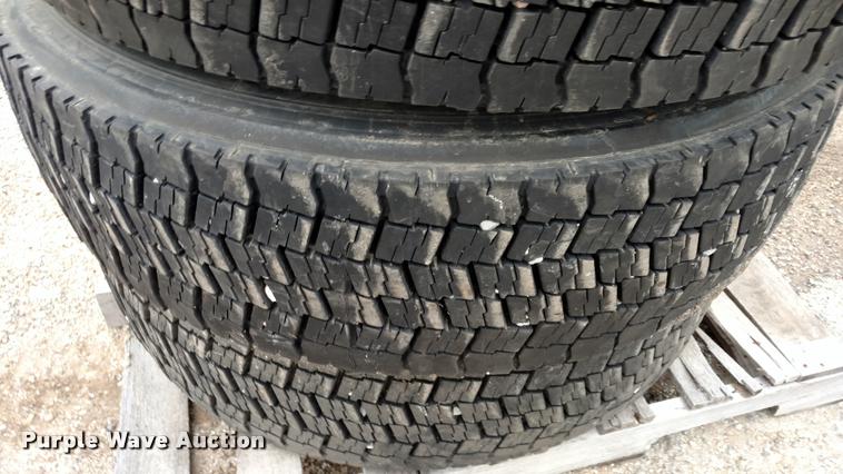 image for item DB0967 (4) Michelin 315/80R22.5 tires